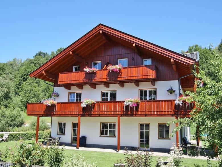 Spacious Apartment Near Ski Area In Maria Alm
