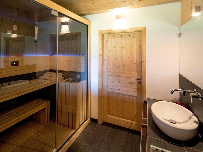 Luxurious Chalet In Murau With Outside Jacuzzi