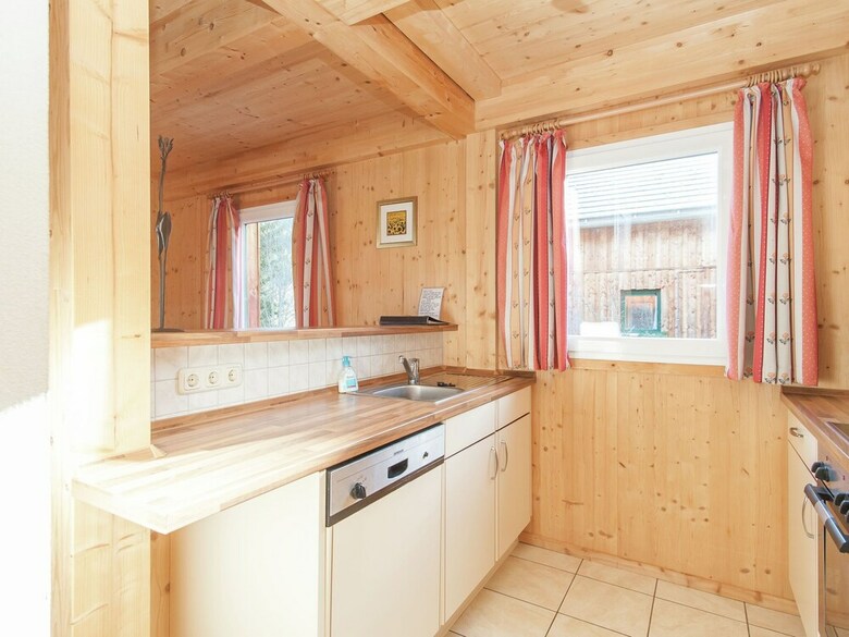 Spacious Chalet Near Kreischberg Ski Area