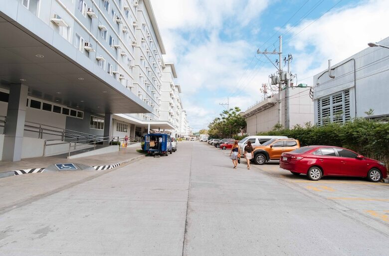 Hotel Reddoorz Premium @ Smdc Fairview