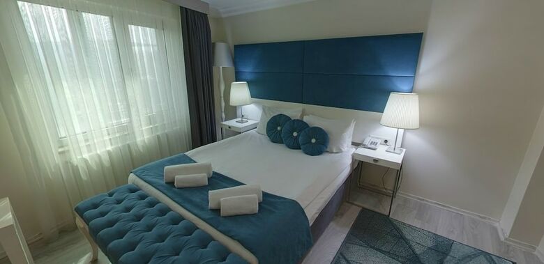 Lion City Hotel