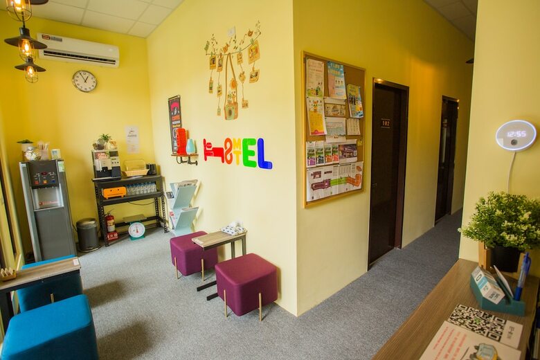 Hostal Douzi Home Hotel-nearby Metro - Hostel