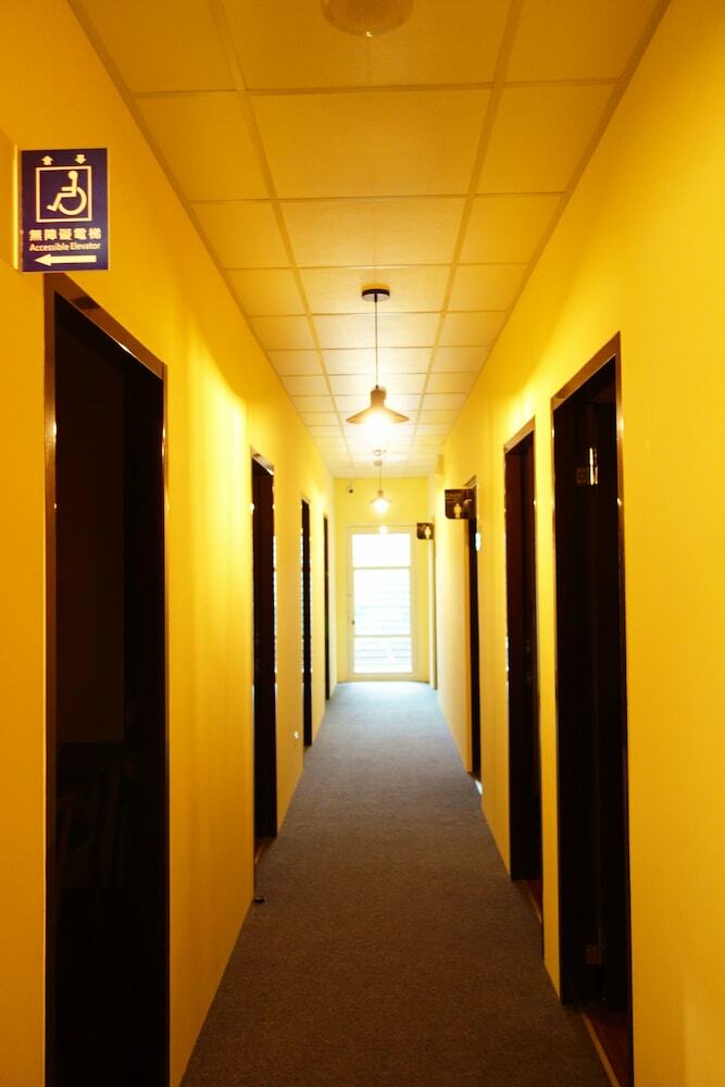 Hostal Douzi Home Hotel-nearby Metro - Hostel