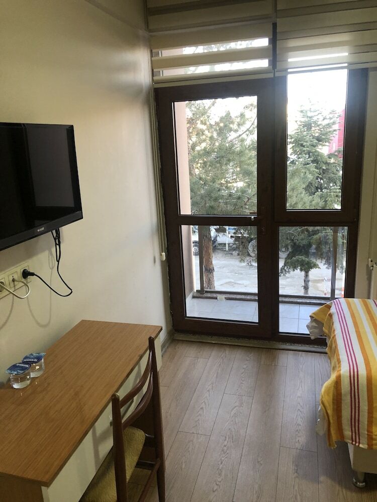 Hotel Banaz Eren Otel