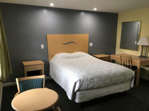 Chisholm's Motor Inn