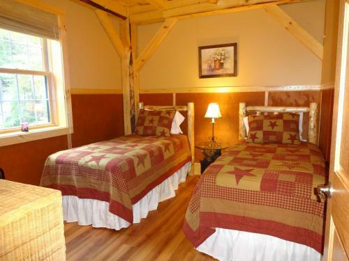 Lodge Robert Frost Mountain Cabins