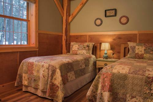 Lodge Robert Frost Mountain Cabins