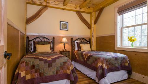 Lodge Robert Frost Mountain Cabins