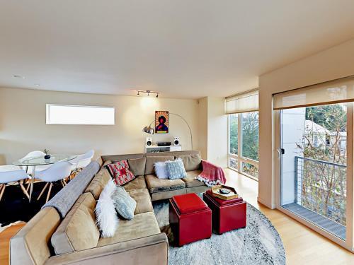The Seattle House - Urban Retreat