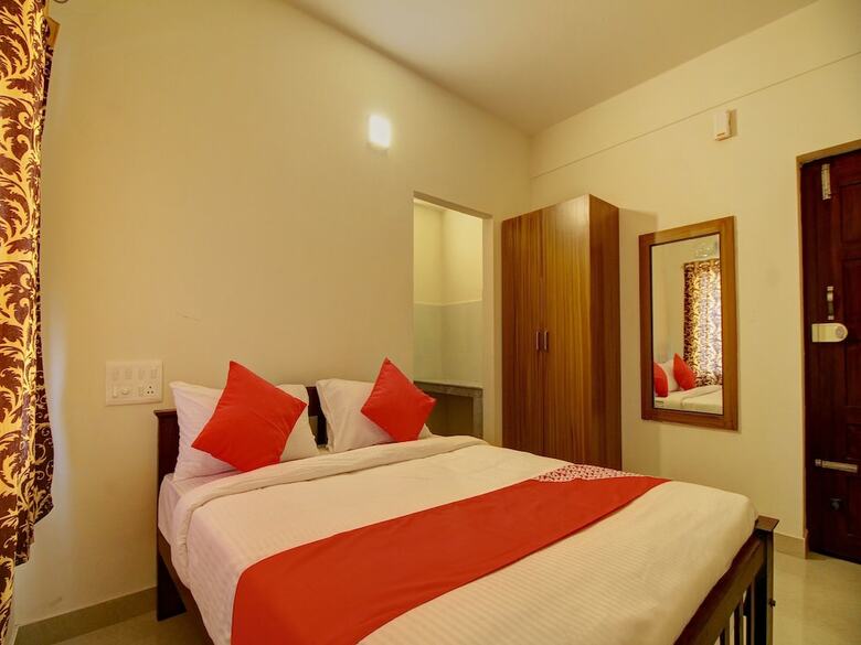 Hotel Oyo 16667 Taj Palace