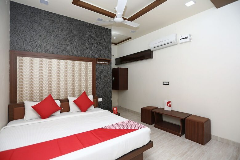 Hotel Oyo 18346 Glorify Stay2