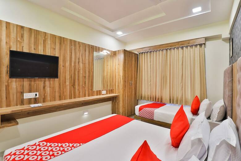 Oyo 24444 Hotel Rudrax