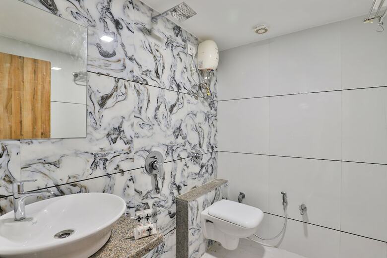 Oyo 24444 Hotel Rudrax