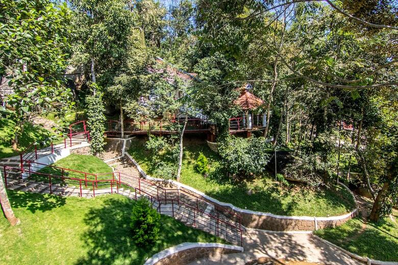 Hotel Edakkal Village Resort