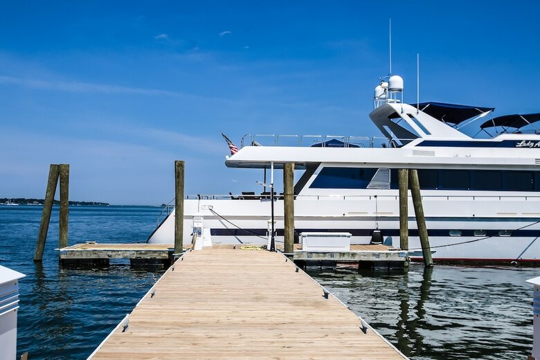 Danfords Hotel And Marina