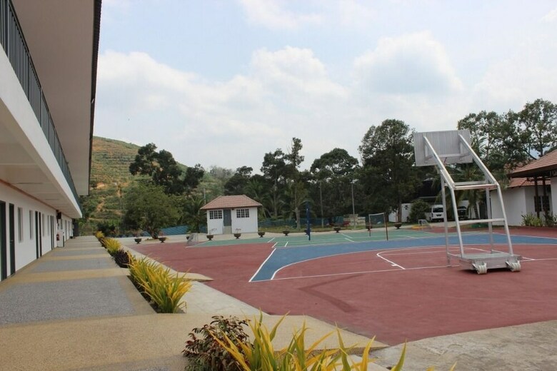 Hotel Karak Orchard Resorts