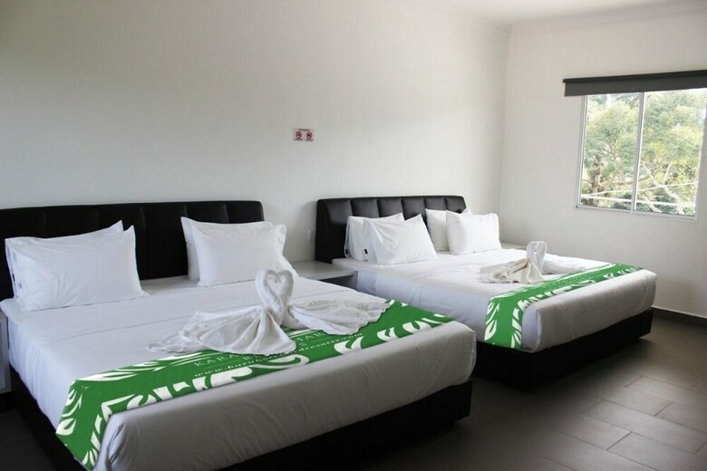Hotel Karak Orchard Resorts