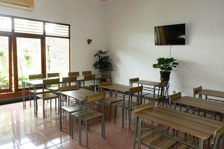 Oyo 517 Hotel Arjuna Lawang