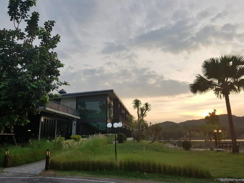 Hotel Inlaya Ratchaburi