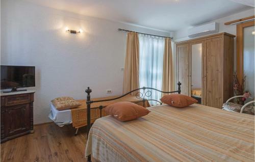 Four-bedroom Holiday Home In Jural
