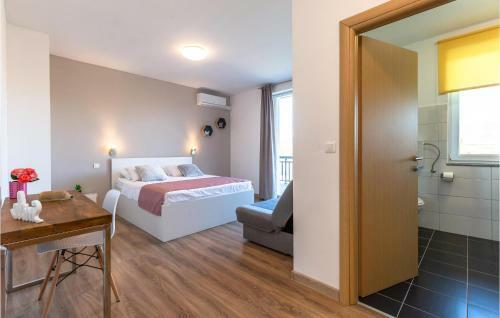 Seven-bedroom Holiday Home In Kamenmost