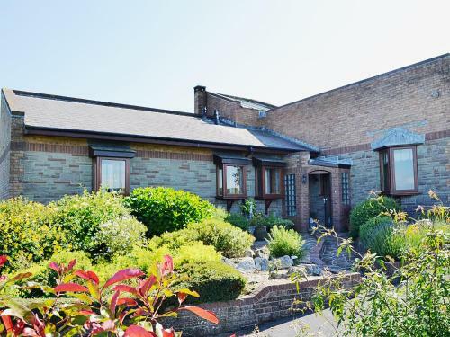 Maes Y Wawr