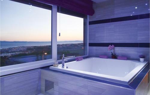 Five-bedroom Holiday Home In Kucine