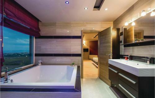 Five-bedroom Holiday Home In Kucine