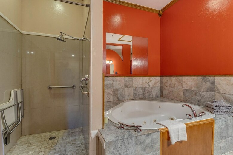 The Whispering Pines Inn Bed & Breakfast
