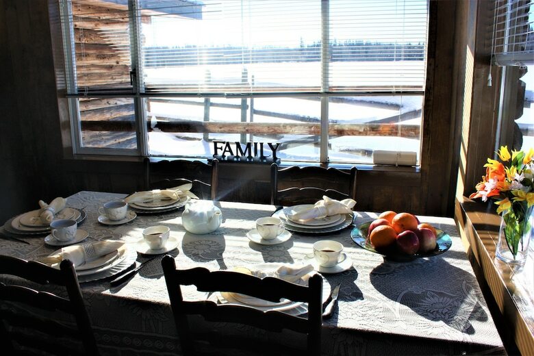 Woodhouse Cottages And Ranch