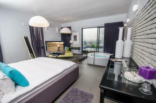Lodge The Fifties Suites
