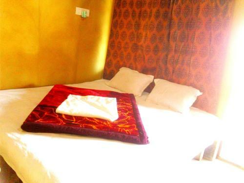 Hotel Roshnai Village Resort
