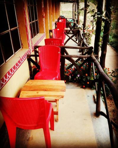 Hotel Roshnai Village Resort