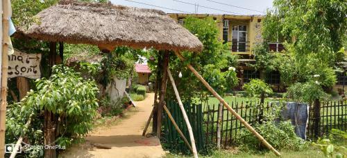 Hotel Roshnai Village Resort