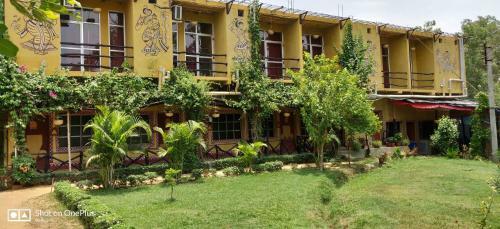Hotel Roshnai Village Resort