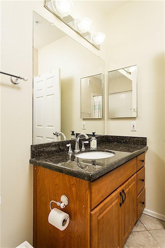 Wonderland 2 Br By Casago