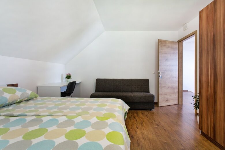 Hotel Domovoj Apartments And Rooms
