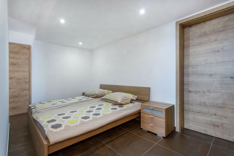 Hotel Domovoj Apartments And Rooms