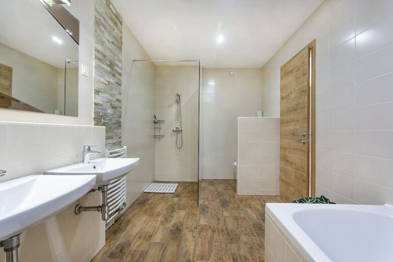 Hotel Domovoj Apartments And Rooms