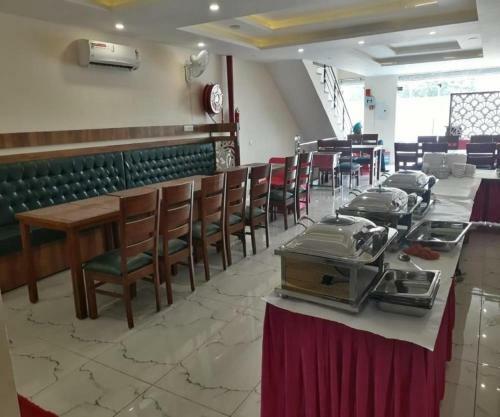 Wisteria Hotel And Restaurant