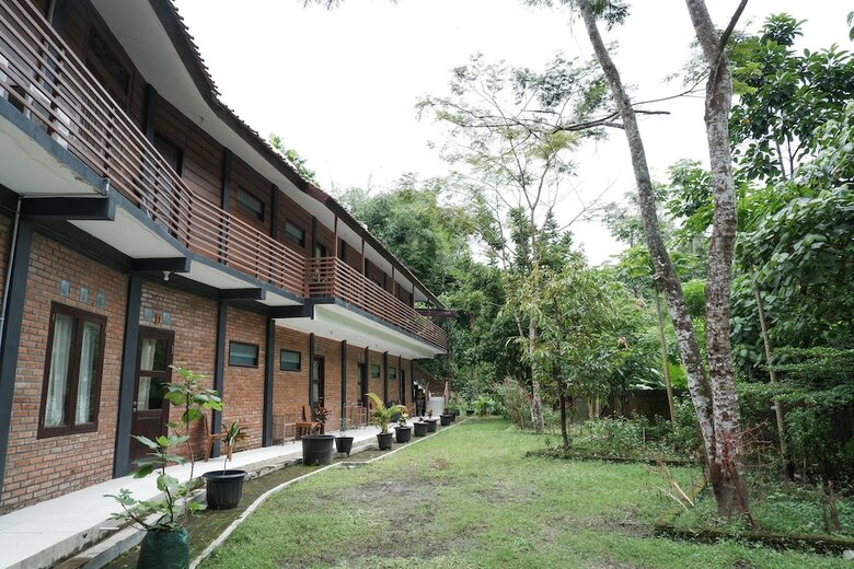 Hostal Oyo 550 Kebon Krapyak Cottage