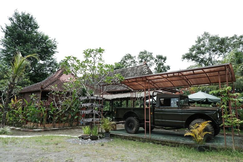 Hostal Oyo 550 Kebon Krapyak Cottage