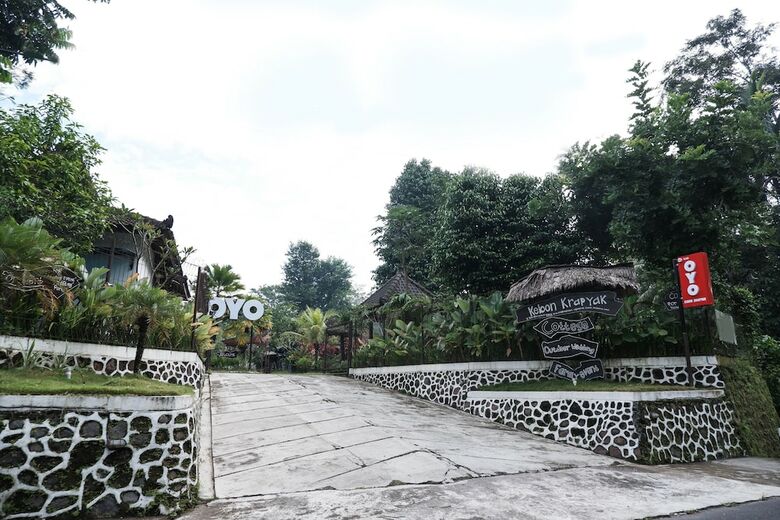 Hostal Oyo 550 Kebon Krapyak Cottage