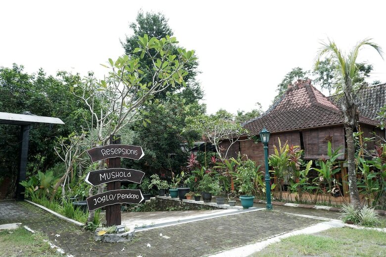Hostal Oyo 550 Kebon Krapyak Cottage