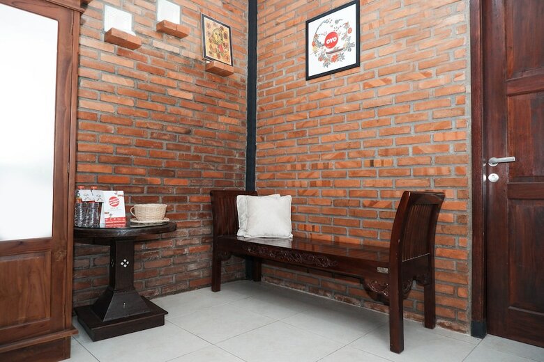Hostal Oyo 550 Kebon Krapyak Cottage