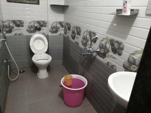 Hostal Ema Homestay At Baner