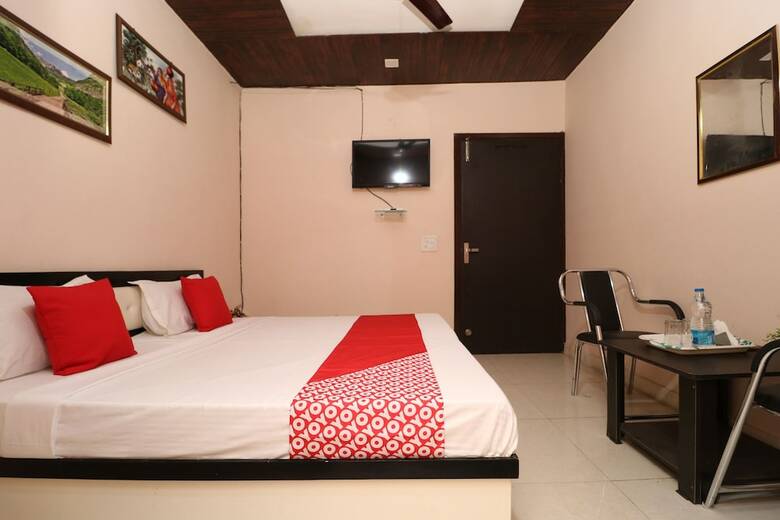 Hotel Oyo 28338 New Life