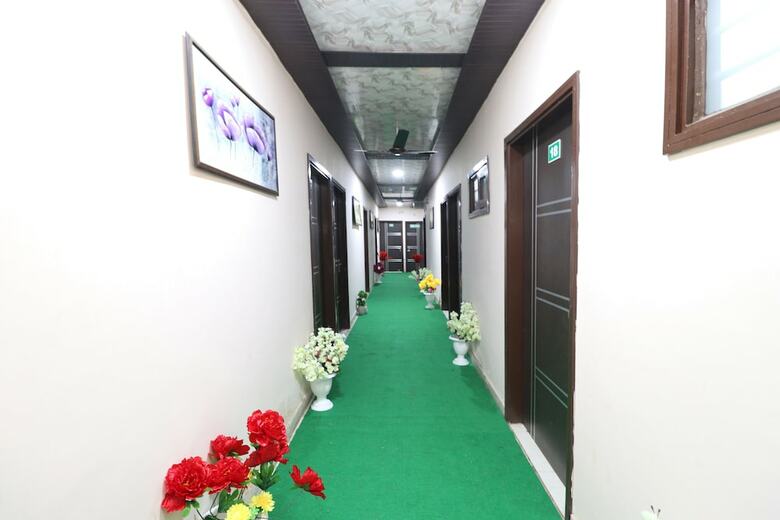 Hotel Oyo 28338 New Life
