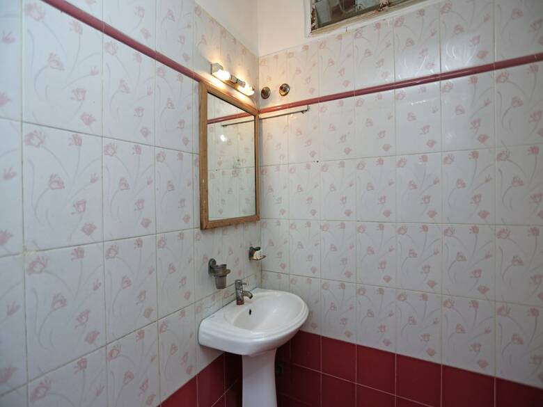 Oyo 24860 Hotel Shiva International