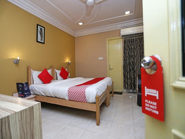 Oyo 24860 Hotel Shiva International
